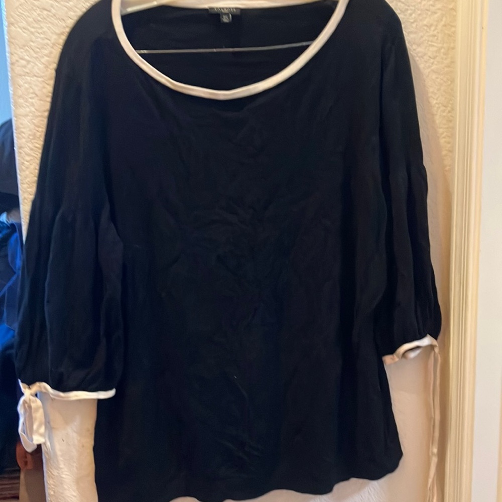 FINAL MARKDOWN Ladies Talbots top 2x